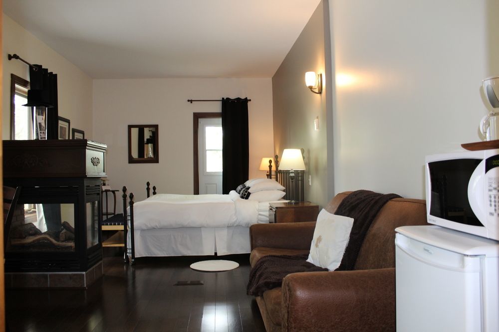 Auberge Nuits De St-Georges Bromont Exteriér fotografie